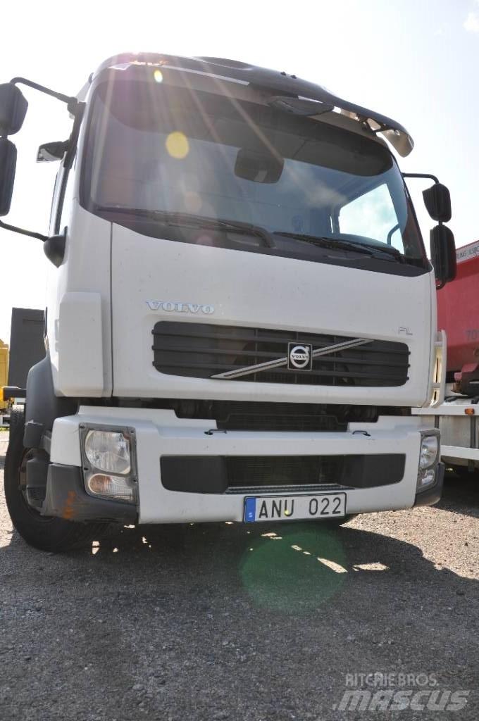 Volvo FL240 4x2 Шасси с кабиной