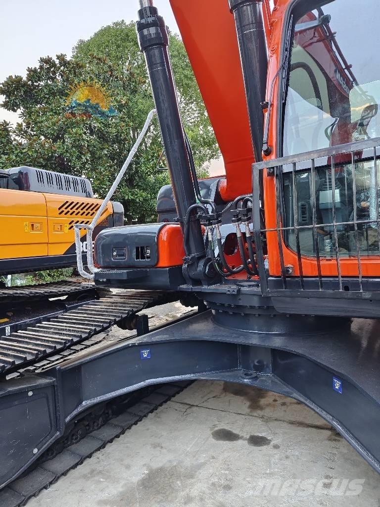 Doosan DX 300 LC Гусеничные экскаваторы