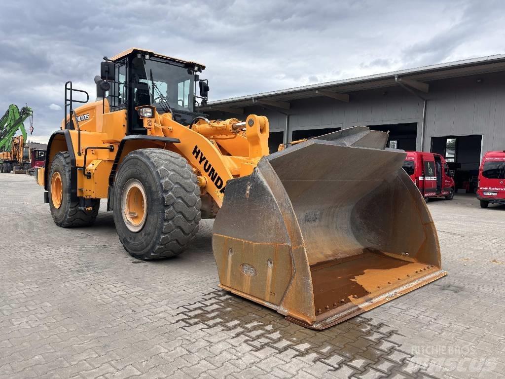 Hyundai HL 975 Фронтальные погрузчики