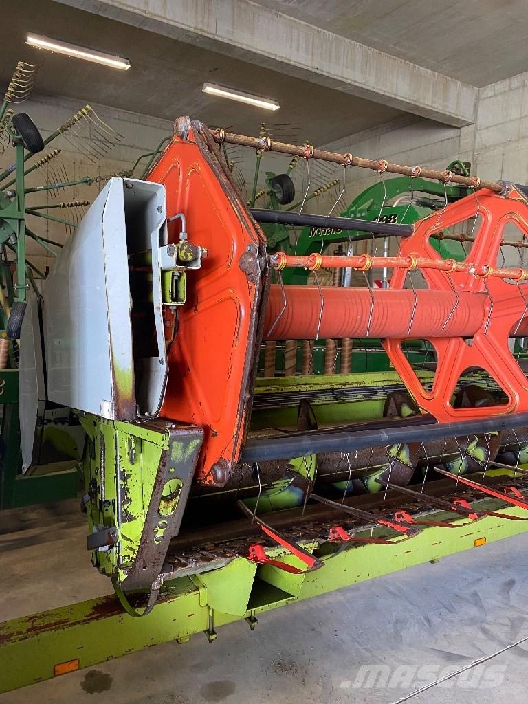 CLAAS Commandor 228 Зерноуборочные комбайны