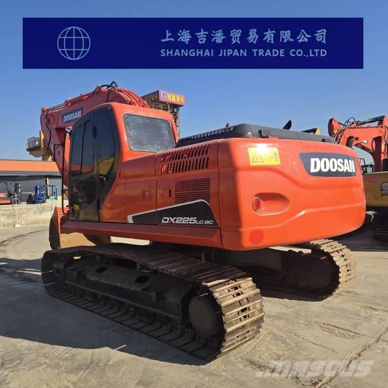 Doosan DX 225 Гусеничные экскаваторы