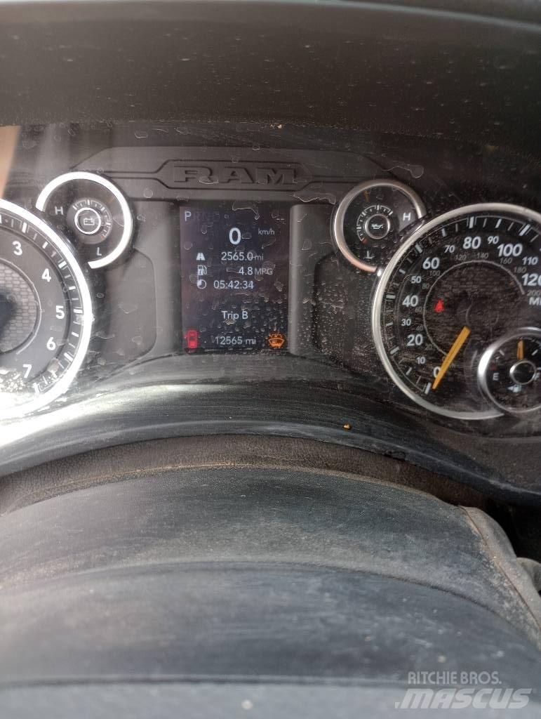 RAM 5500 Грузовики-платформы/боковая разгрузка
