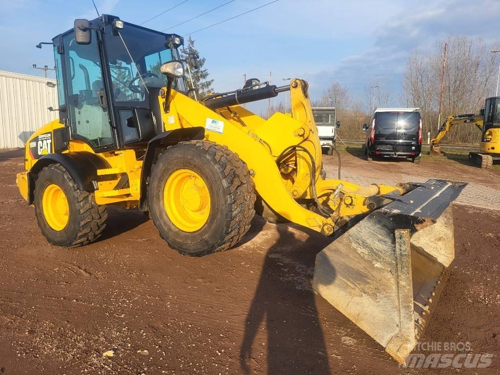 CAT 908 H Фронтальные погрузчики