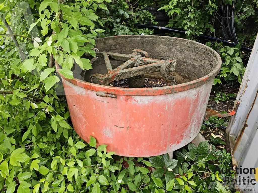 Concrete mixer Бетоноукладчики