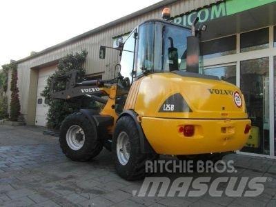 Volvo L25-B Фронтальные погрузчики