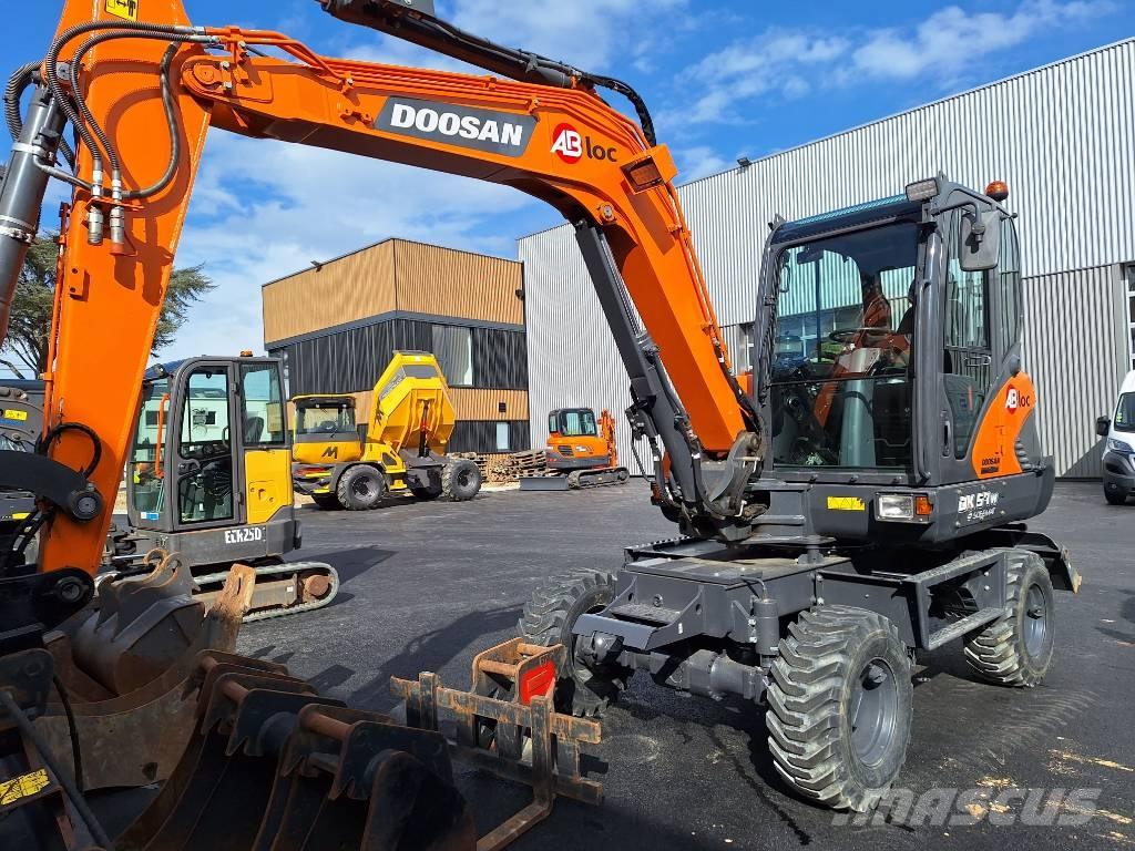 Doosan DX 57 W Колёсные экскаваторы