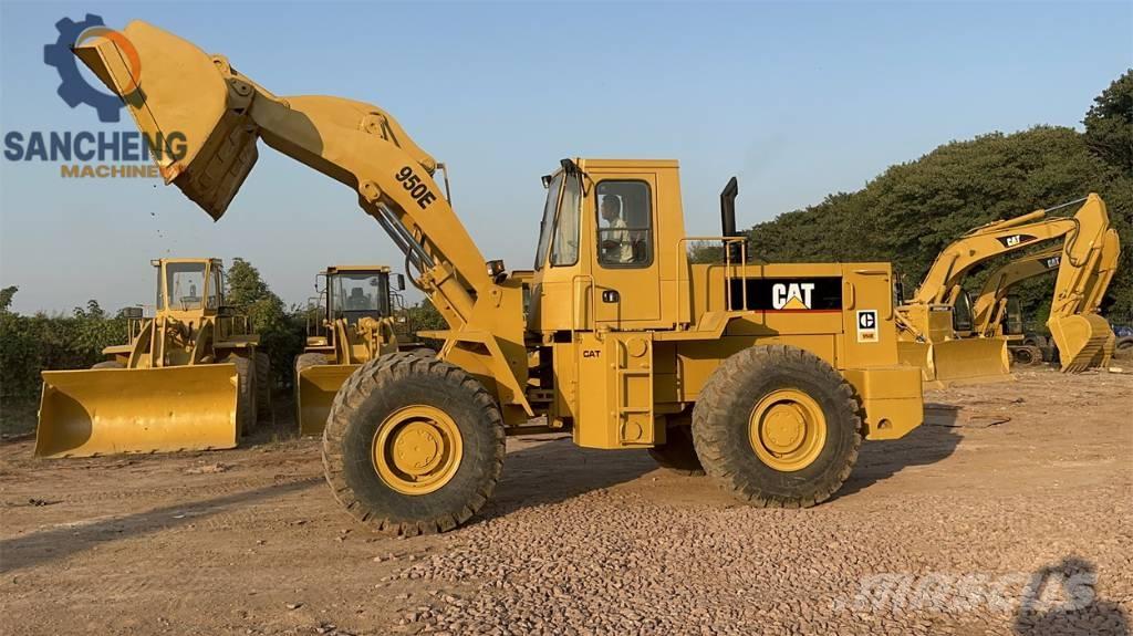 CAT 950E Фронтальные погрузчики