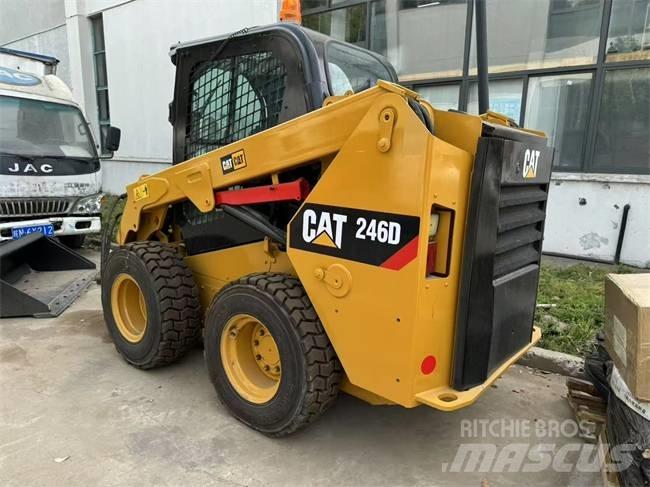 CAT 246 D Мини-погрузчики