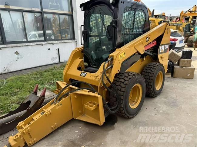 CAT 246 D Мини-погрузчики