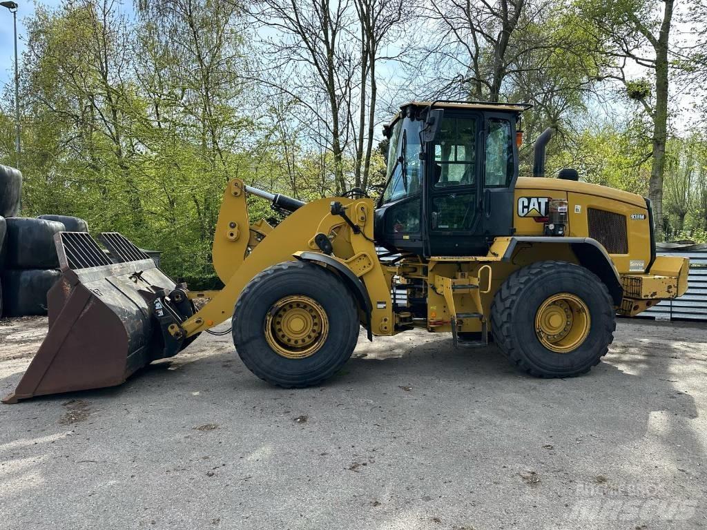 CAT 938M Фронтальные погрузчики