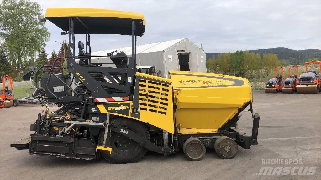 Bomag BF 300 P-2 Асфальтоукладчики