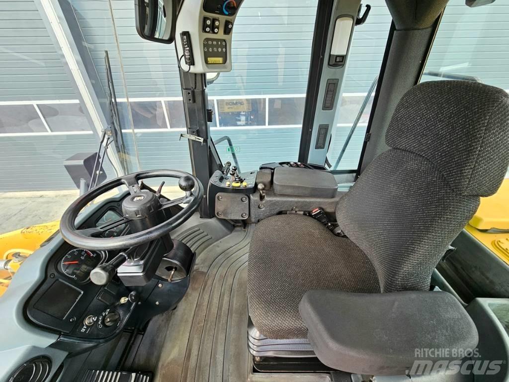 CAT 962 H Фронтальные погрузчики