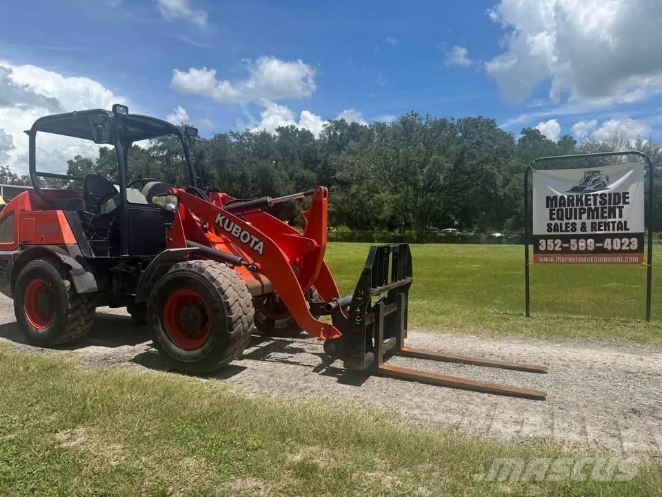 Kubota R 530 Фронтальные погрузчики