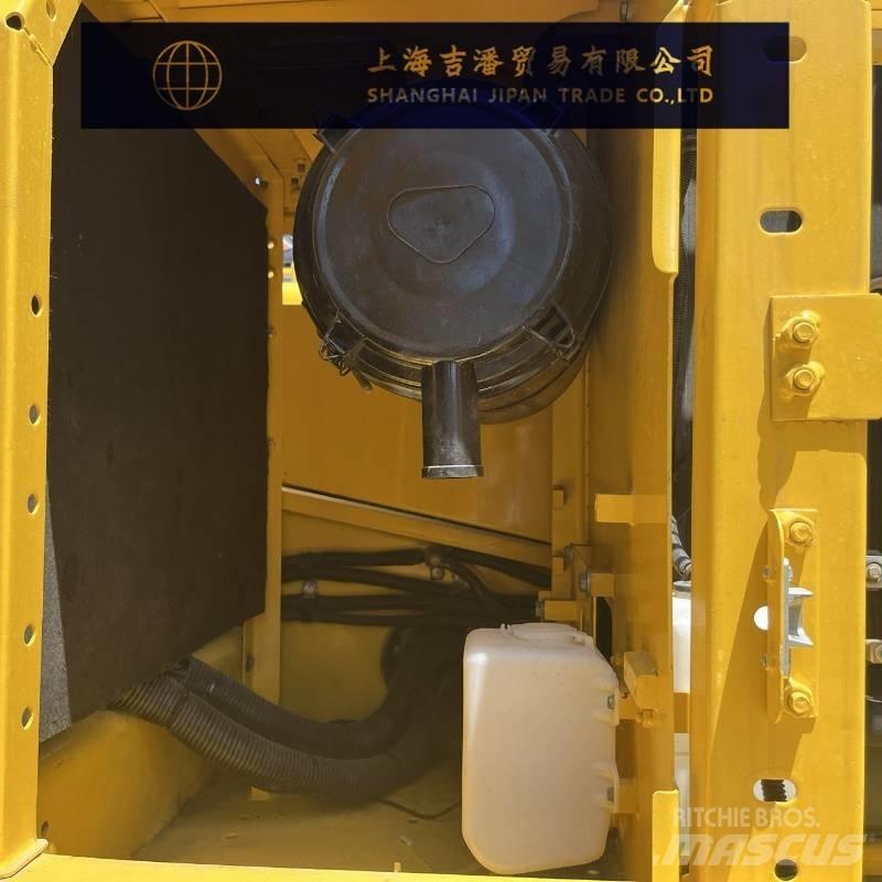 Komatsu PC 210 Гусеничные экскаваторы