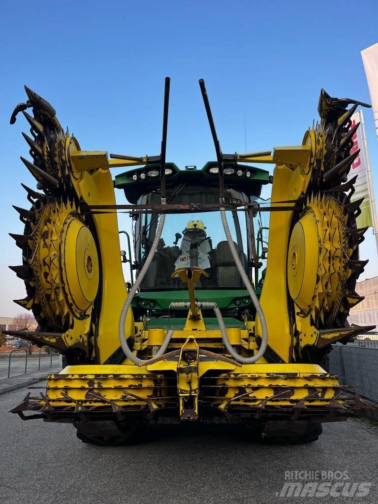 John Deere 8800 Самоходные кормоуборочные комбайны