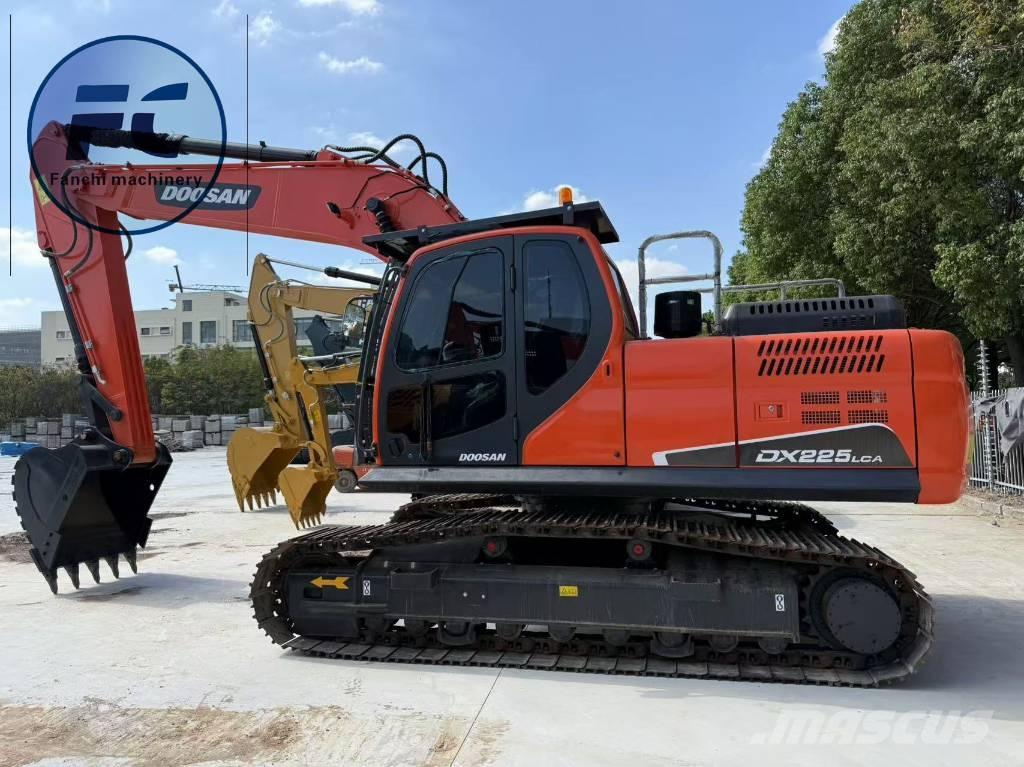 Doosan DX 225 LC Гусеничные экскаваторы