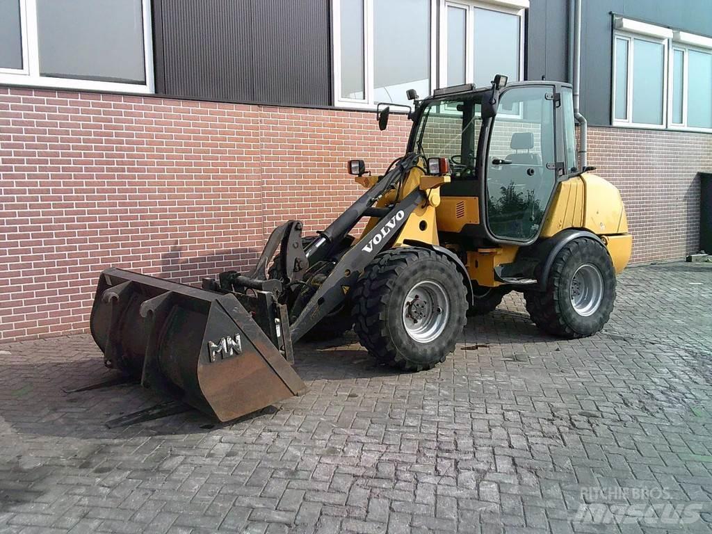 Volvo L25B Фронтальные погрузчики