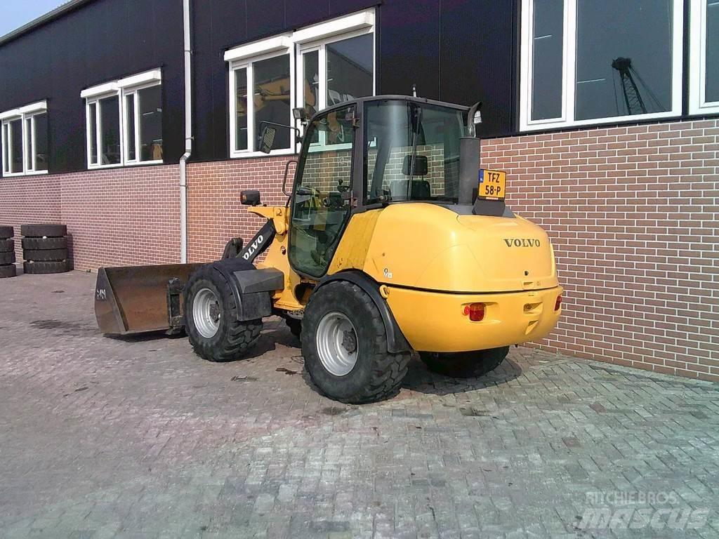 Volvo L25B Фронтальные погрузчики