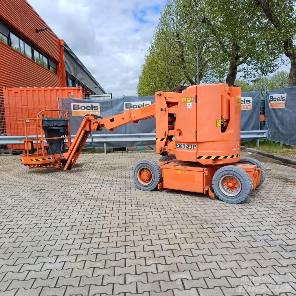 JLG E300AJP Коленчатые подъемники