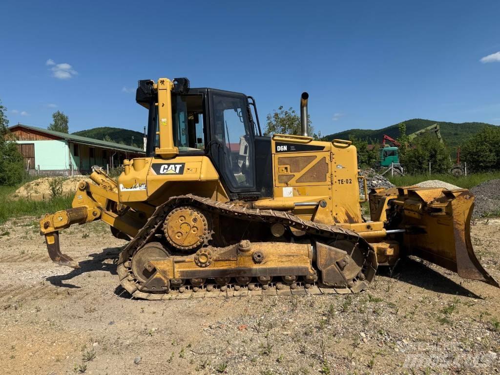 CAT D6N XL Гусеничные бульдозеры