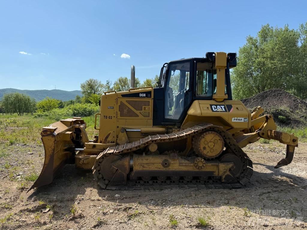 CAT D6N XL Гусеничные бульдозеры