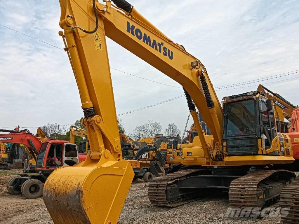 Komatsu PC 210 Гусеничные экскаваторы