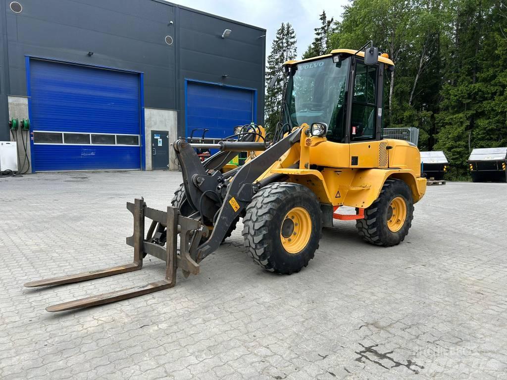 Volvo L 30 G Фронтальные погрузчики