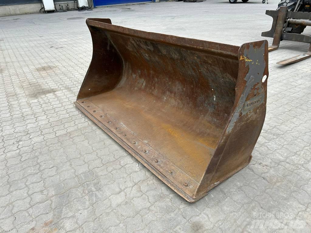 Volvo L 30 G Фронтальные погрузчики