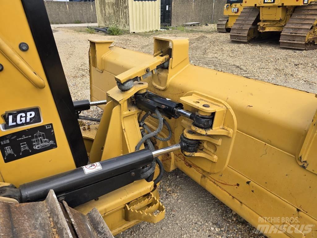 CAT D 3 LGP Гусеничные бульдозеры