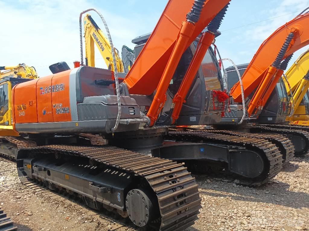 Hitachi ZX 240 Гусеничные экскаваторы