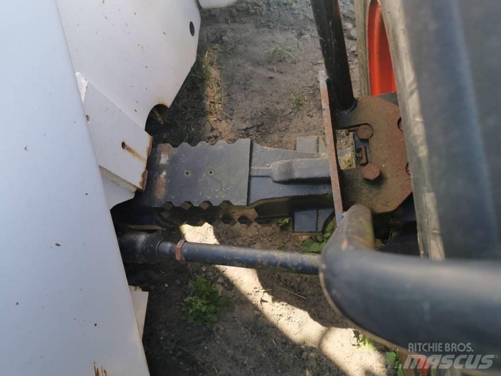 Bobcat T40140 2002r Экскаваторы-погрузчики