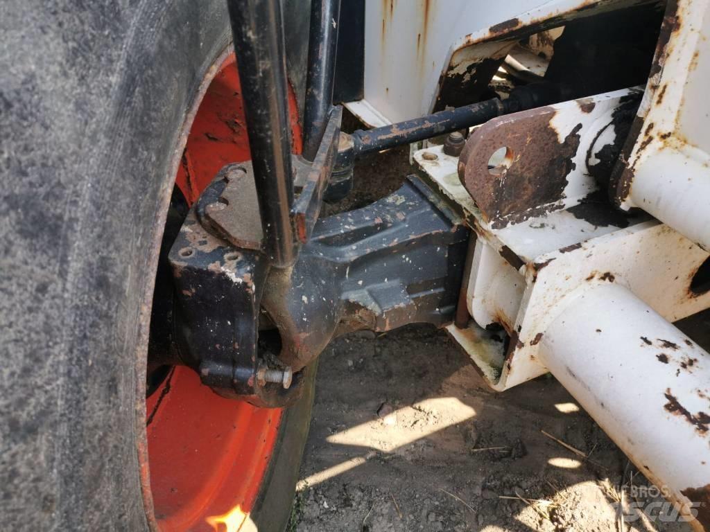 Bobcat T40140 2002r Экскаваторы-погрузчики
