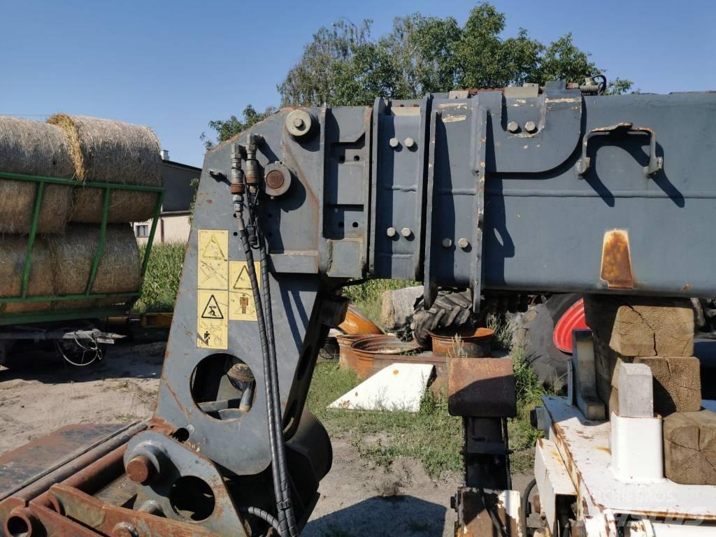 Bobcat T40140 2002r Экскаваторы-погрузчики