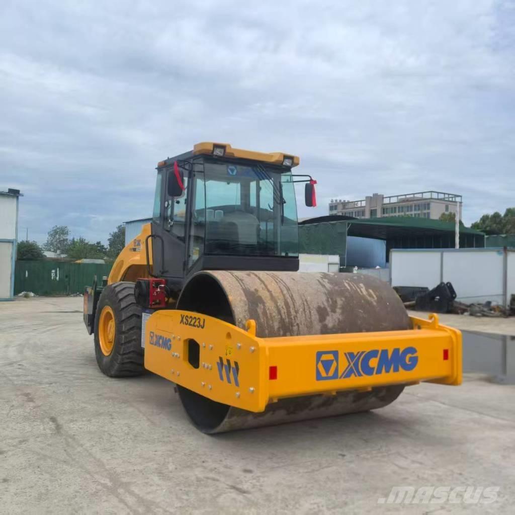 XCMG XS 223 J Грунтовые катки