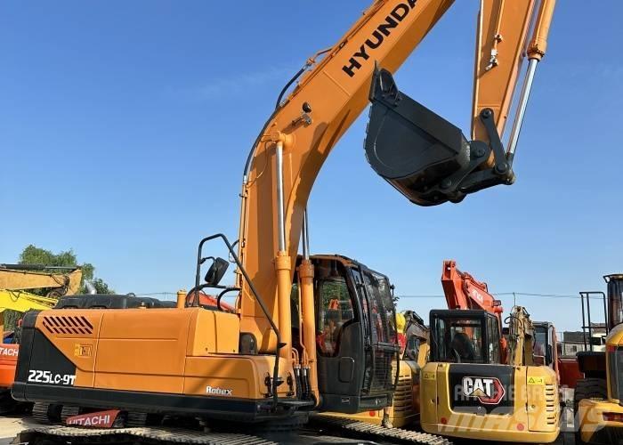 Hyundai 225 Гусеничные экскаваторы