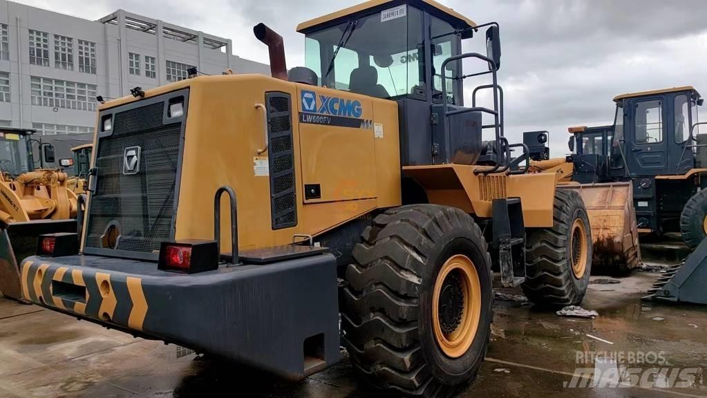 XCMG LW 600 FV Фронтальные погрузчики