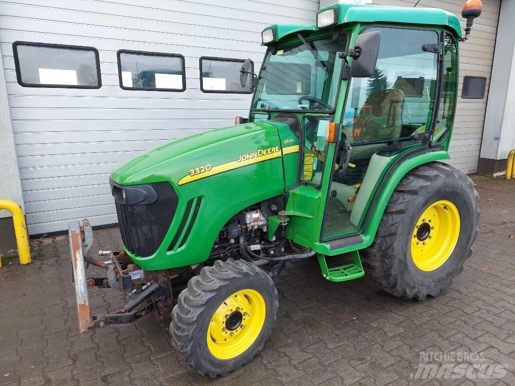 John Deere 3320 Коммунальные тракторы