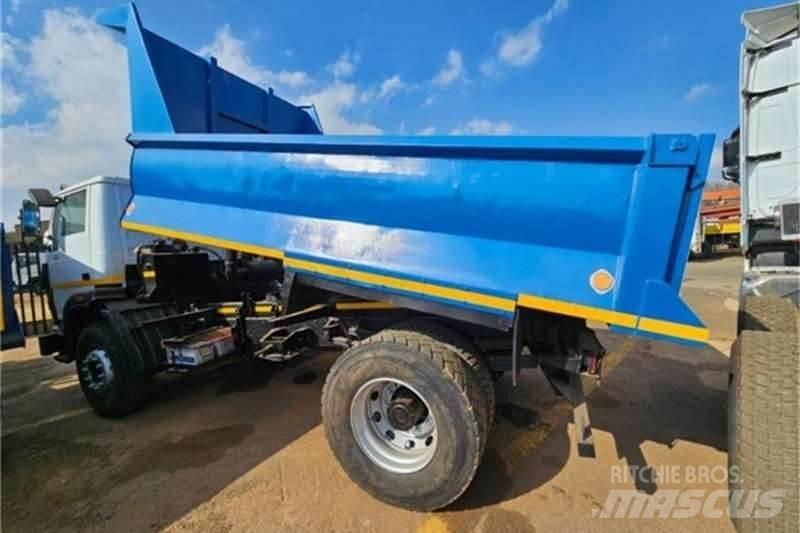 Tata LPK Специальные грузовики