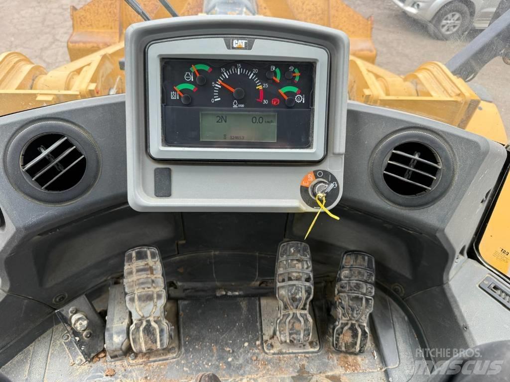 CAT 972 M Фронтальные погрузчики