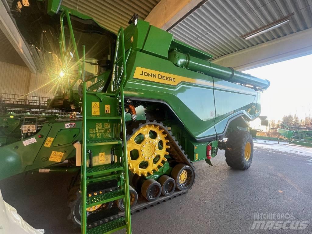 John Deere X9 1100 Зерноуборочные комбайны