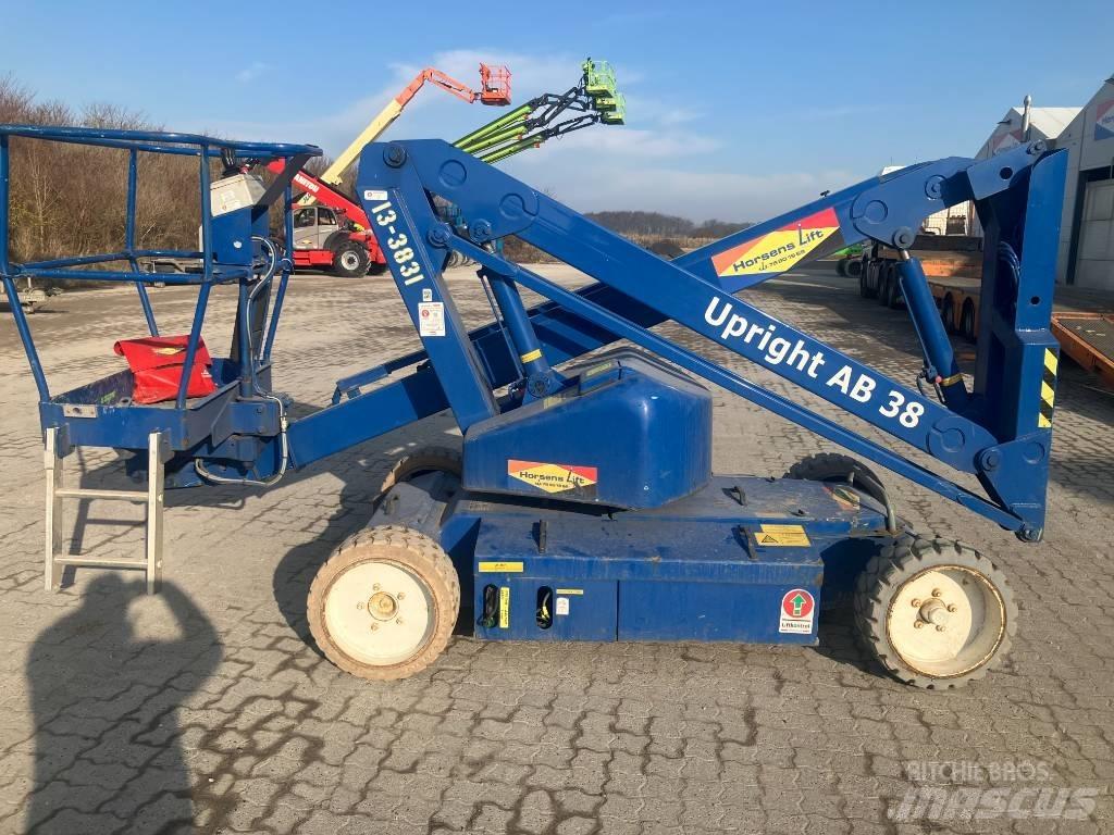 UpRight AB38N Коленчатые подъемники