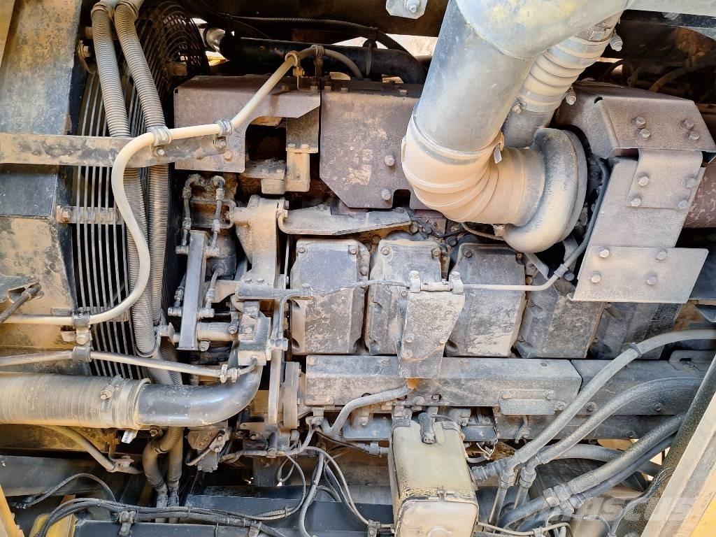 Komatsu HD605-7EO Карьерные самосвалы