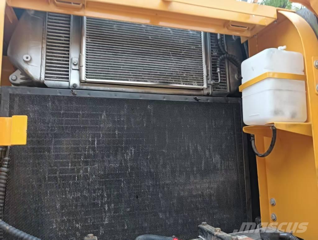 Hyundai 220 LC-9T Гусеничные экскаваторы