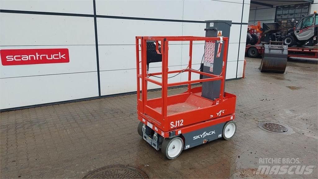 SkyJack SJ12 Вертикальные мачтовые подъемники