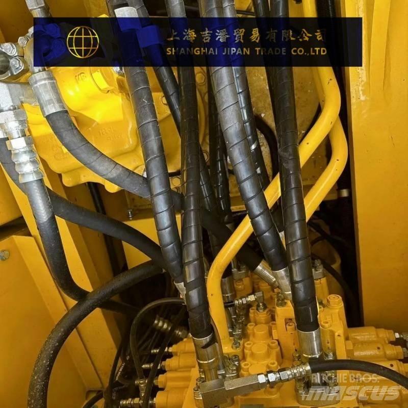 Komatsu PC 220 Гусеничные экскаваторы