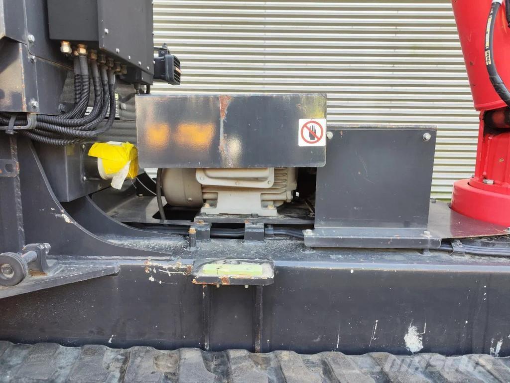 Unic URW 506 CDE Гусеничные краны