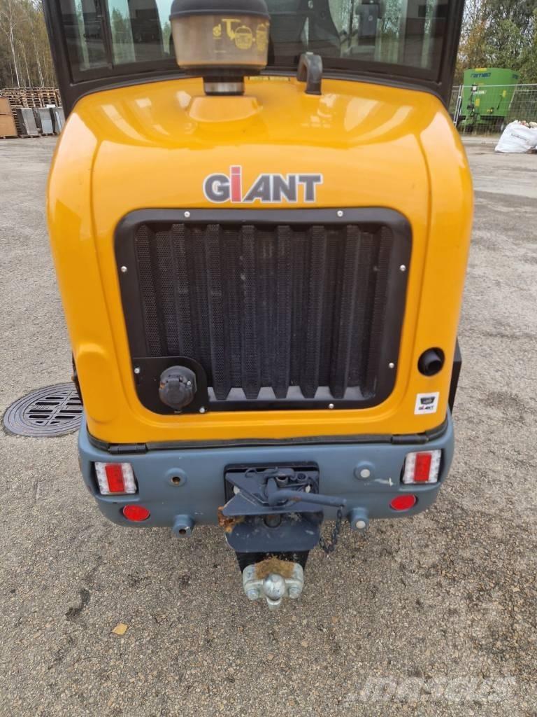 GiANT G 2500 HD Фронтальные погрузчики