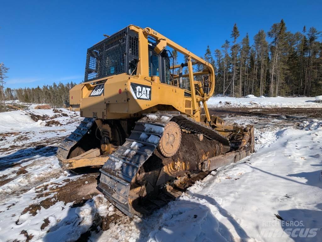 CAT D 6 T LGP Гусеничные бульдозеры