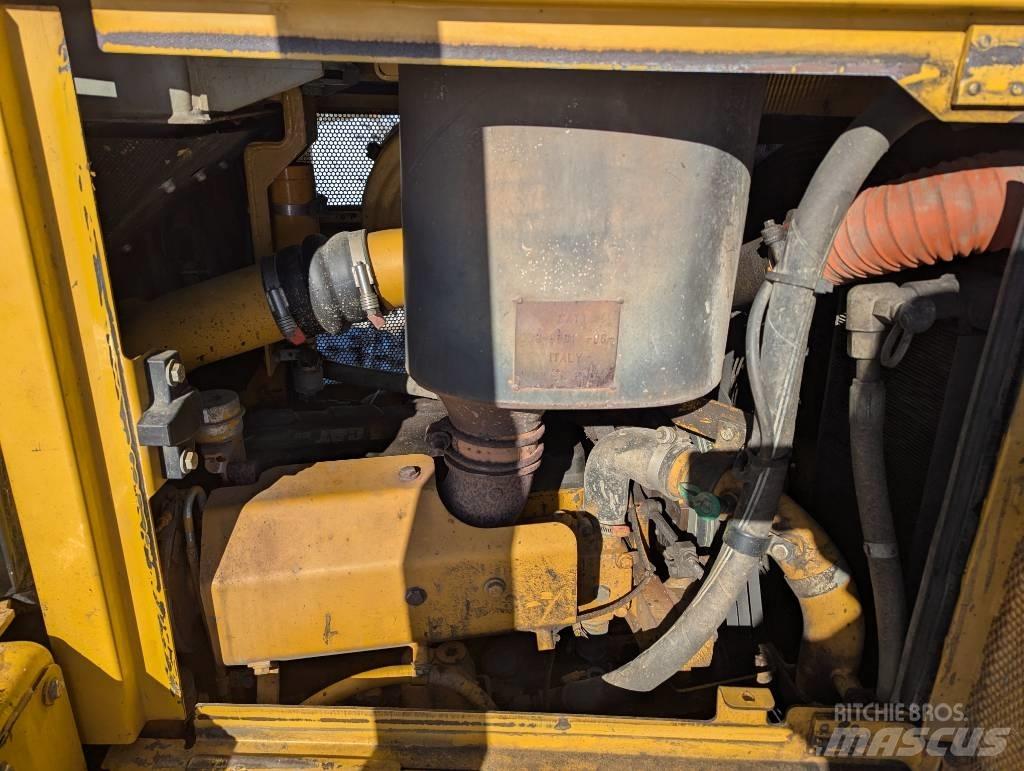 CAT D 6 T LGP Гусеничные бульдозеры