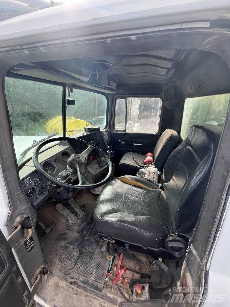 Mack RD 688 Поливочные машины